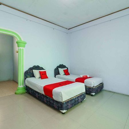 Reddoorz Syariah Hotel Enasti בראסטגי מראה חיצוני תמונה